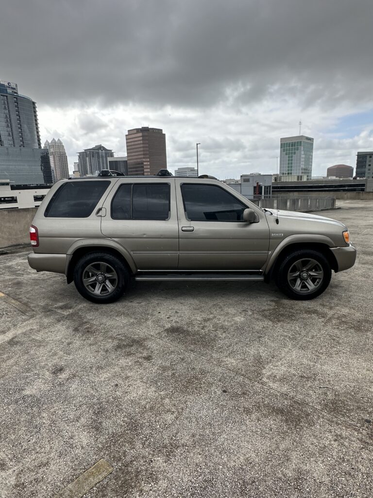 2004 Nissan Pathfinder Platinum Edition