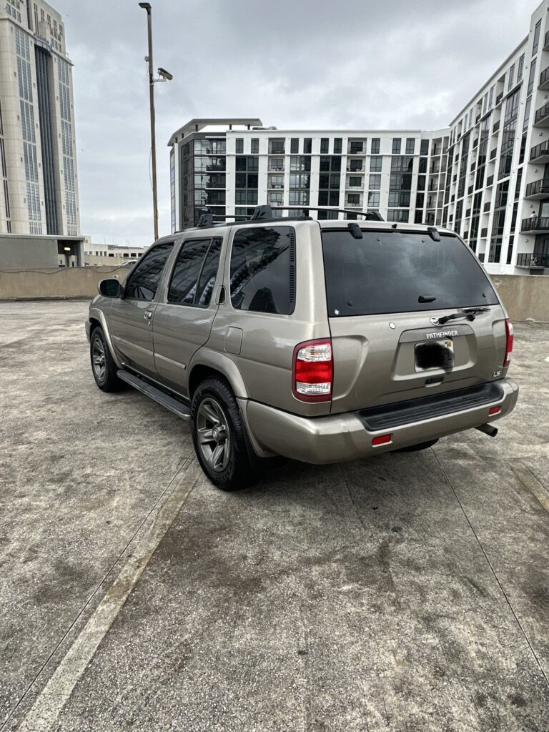 2004 Nissan Pathfinder Platinum Edition