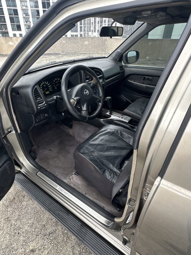 2004 Nissan Pathfinder Platinum Edition